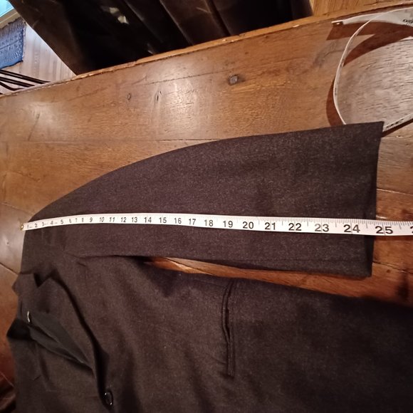 Mint Giorgio Armani Gray Flannel Wool and Cashmere Suit.  Size 42 - Picture 9 of 14